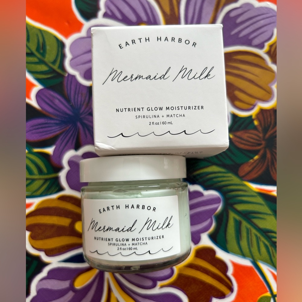 Earth harbor mermaid milk nutrient glow moisturizer